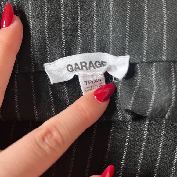 🎬 | Black and white striped skirt - Picture 2 of 4